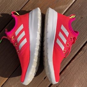 🌺Shape up with these like new Adidas Sneakers 👟
